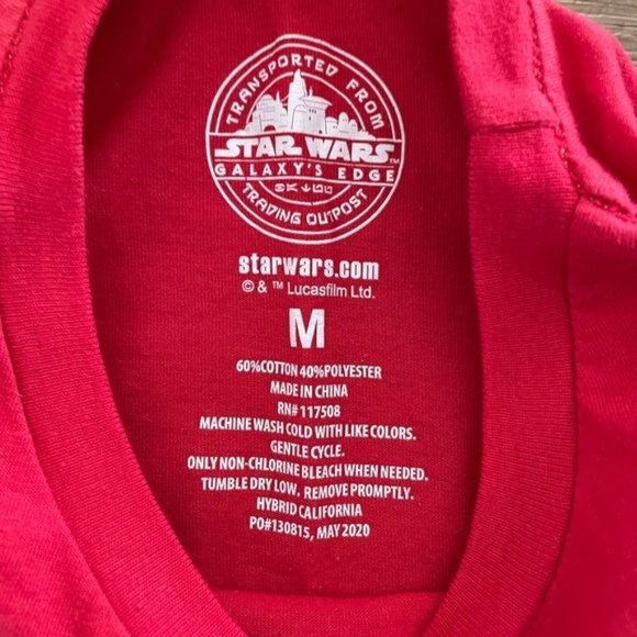 Star Wars Disney Galaxy Edge Trading Outpost BB8 Red Boys T-Shirt, Sz Medium - Picture 9 of 9